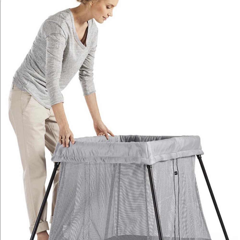 Travel Crib - Picture 4 of 4